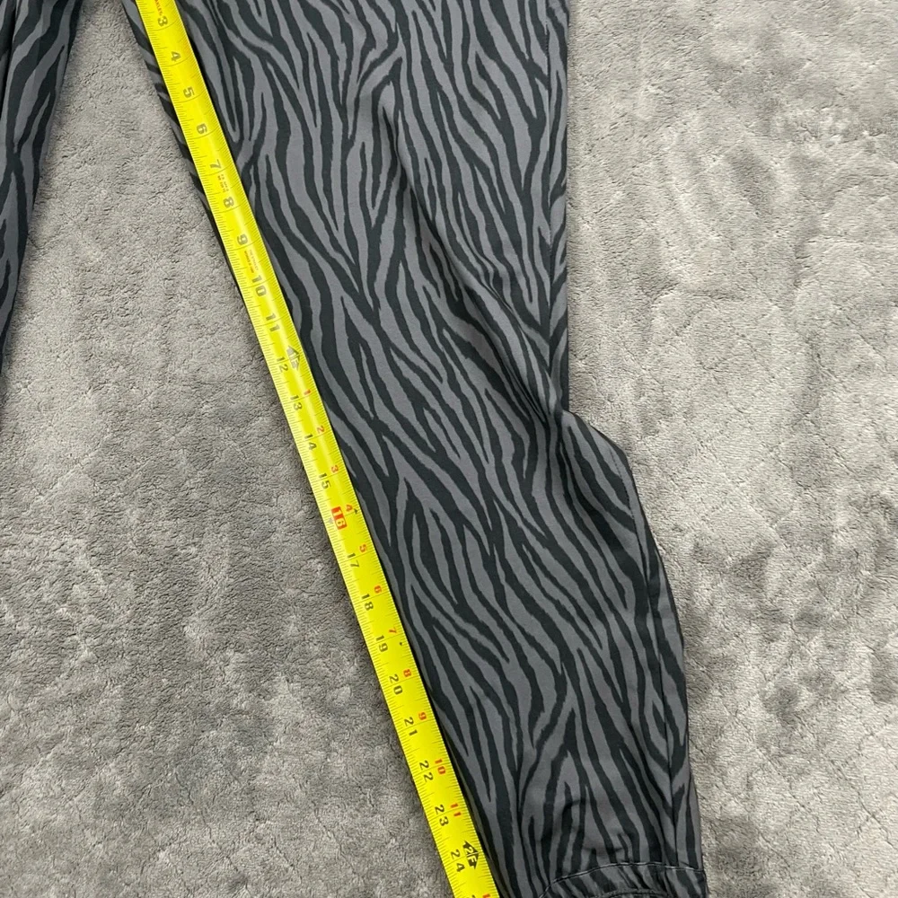 Tommy Bahama‎ IslandZone Men’s Small Gray Zebra Print Jogger Pants